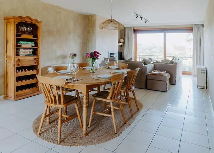 Prachtig, Rustig En Ruim Appartement Vlakbij Zee