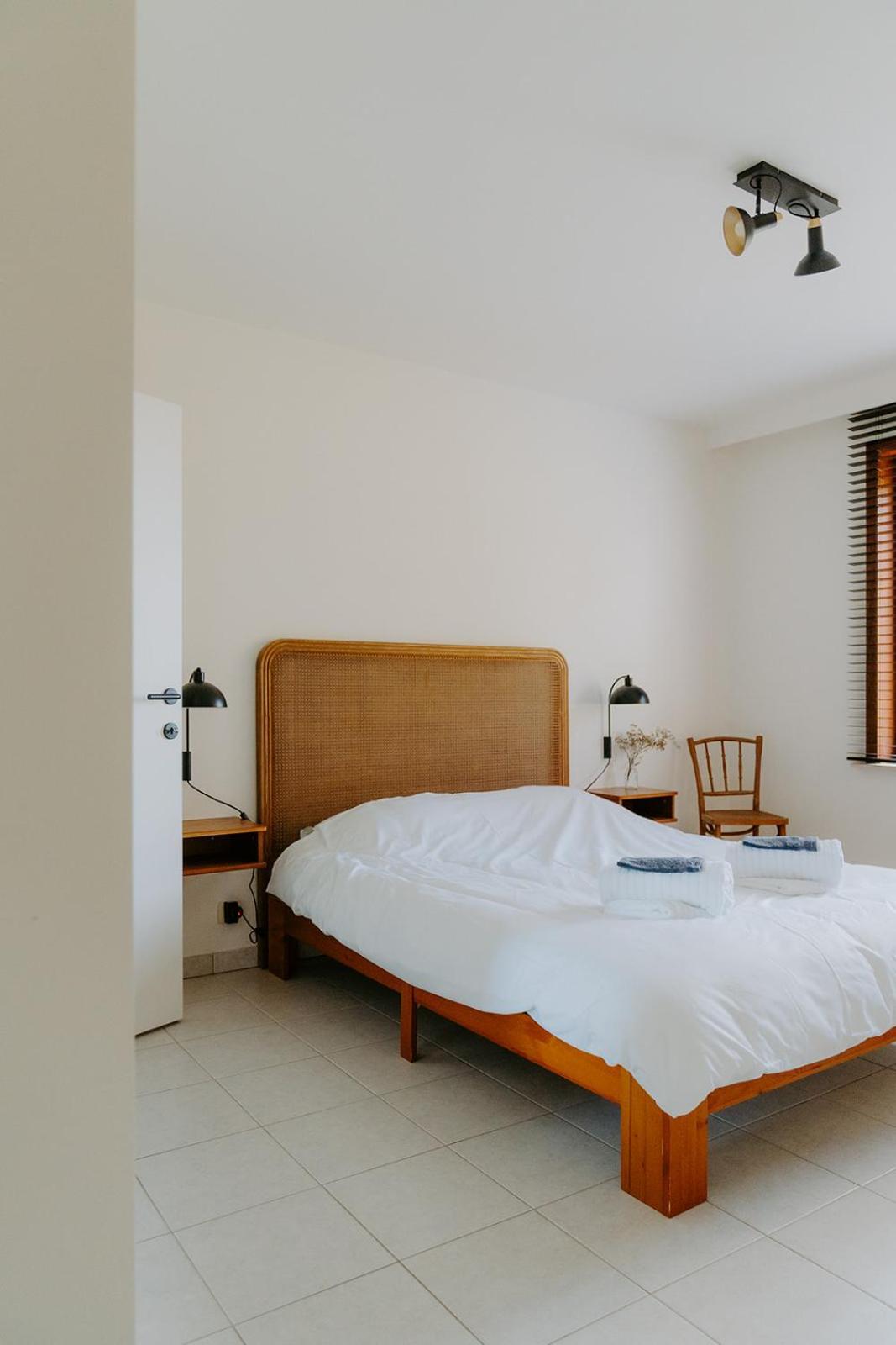 Prachtig, Rustig En Ruim Vlakbij Zee Appartement
